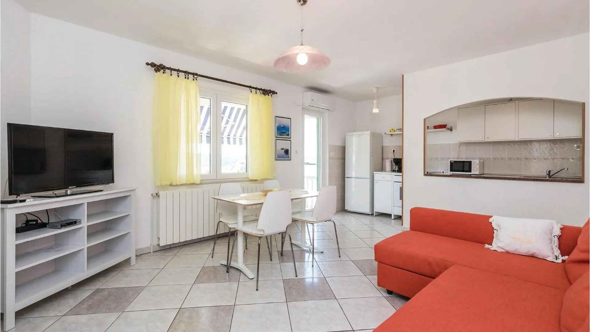 Beautiful Apartment In Barbat With Wifi Barbat na Rabu Croaţia